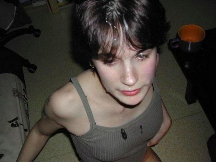 Развратные сучки с обконченной одеждой на порно фото онлайн